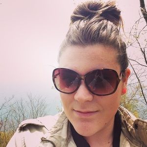 Meet your Posher, Kassandra